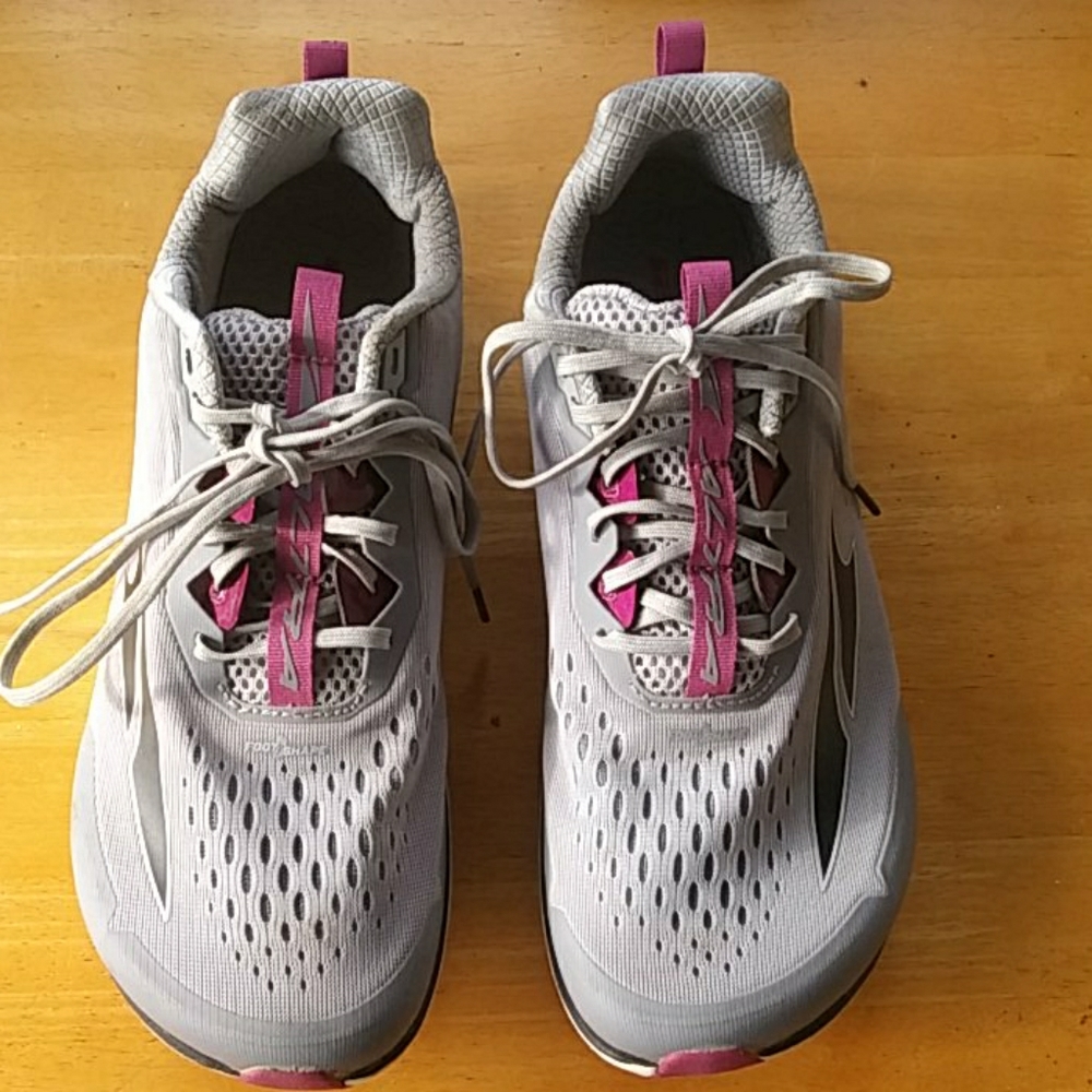 Wmn's 11- Altra Torin 4 Running Shoes